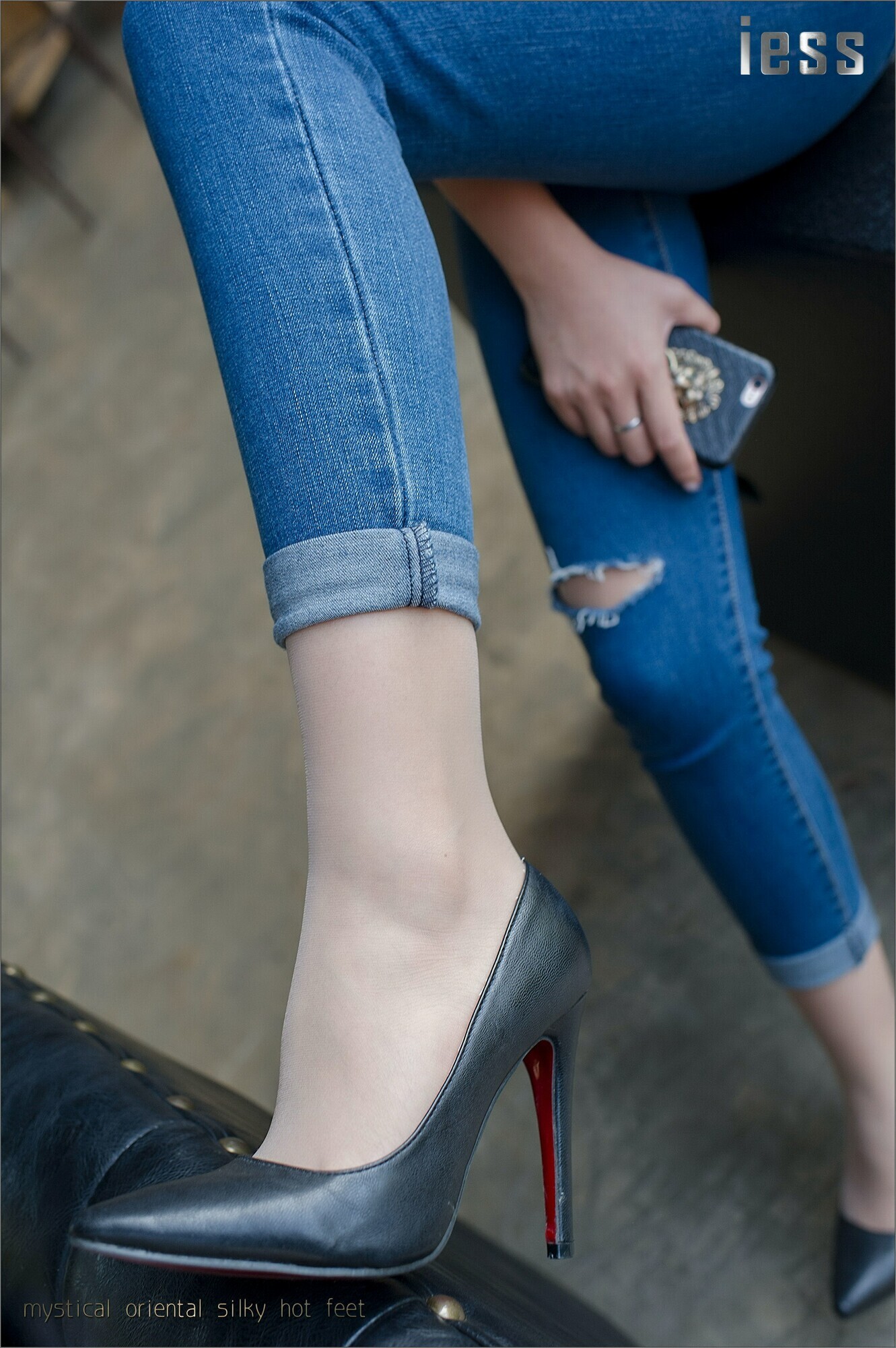 [IESS]异思趣向 张馨月 丝足高跟与牛仔裤